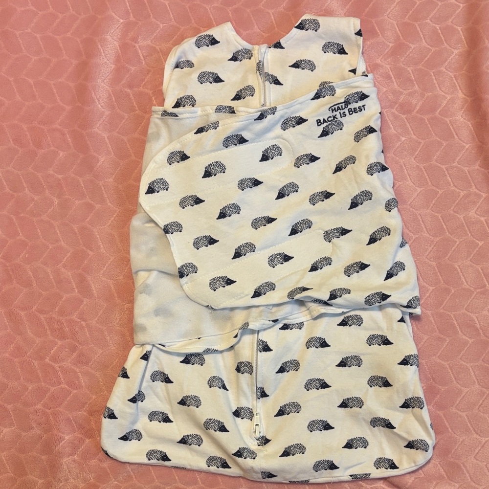 Halo Sleepsack Swaddle Hedgehog print
